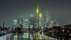 Frankfurt_Am_Main-Stadtpanorama_von_der_Deutschherrnbruecke_am_fruehen_Abend-20131203